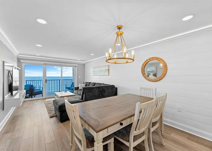 Holiday home Extraordinary Oceanfront Penthouse - Unit 1209 *